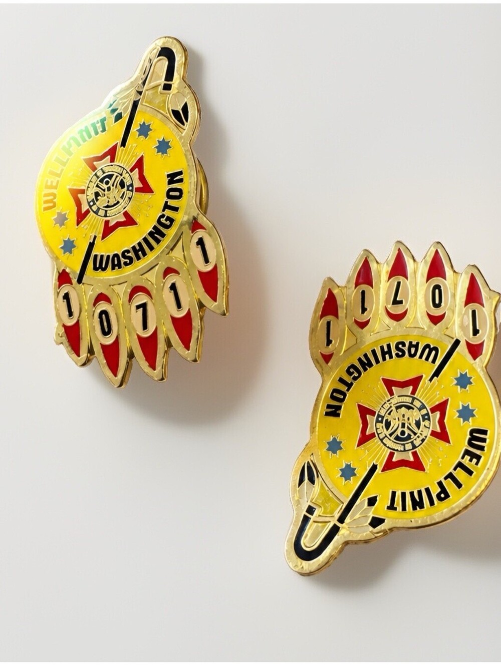 VFW Post 10711 Wellpinit WA Spokane Tribe Native Bear Paw Lapel Pin Set Pair (2
